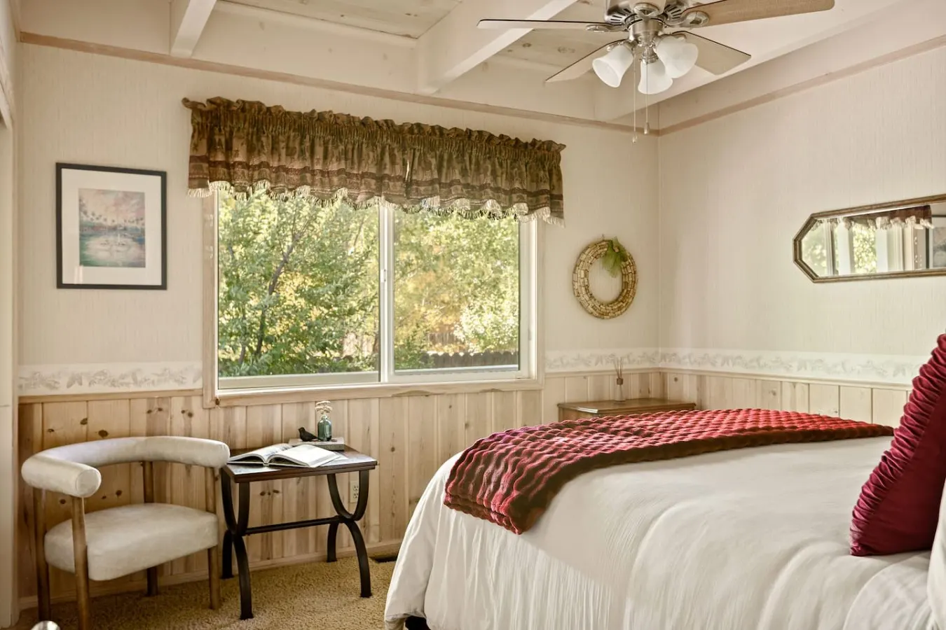 4BR Lakefront Vibes Getaway Dock, Spa & Games 19