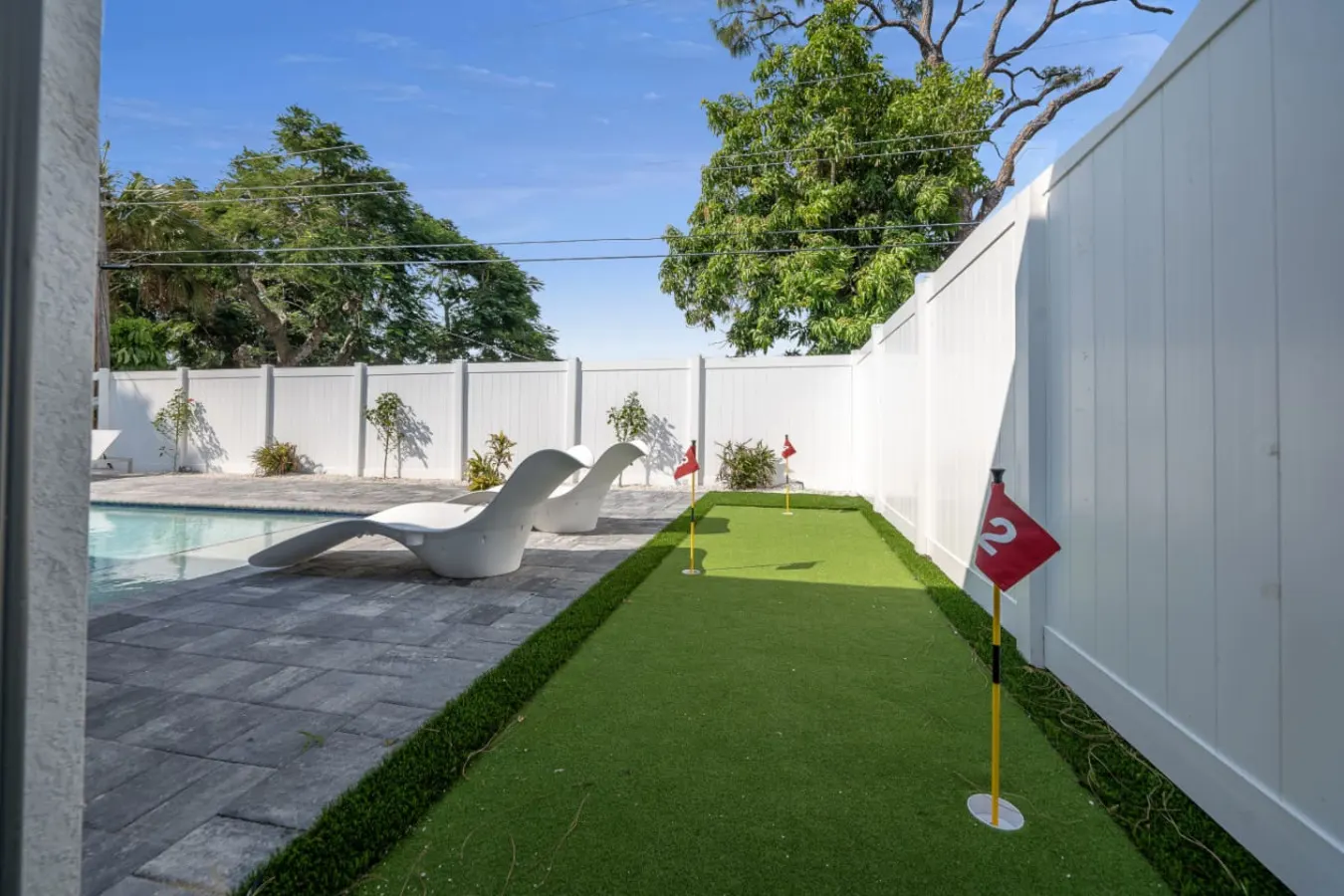 Buggy's Beach House 1