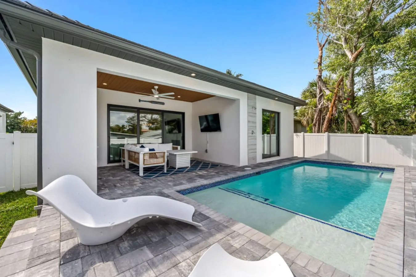 Buggy's Beach House 4