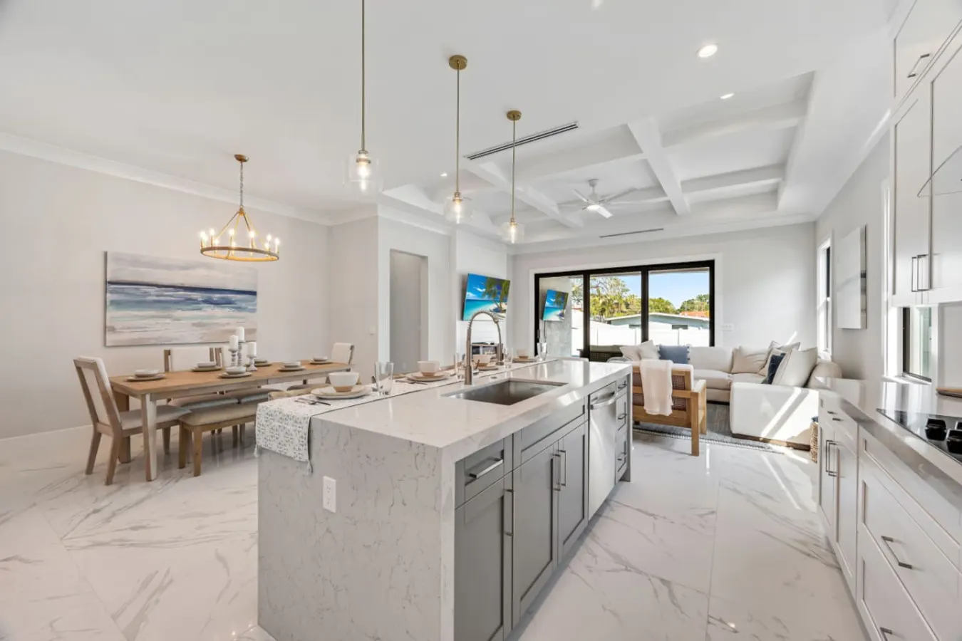 Buggy's Beach House 6