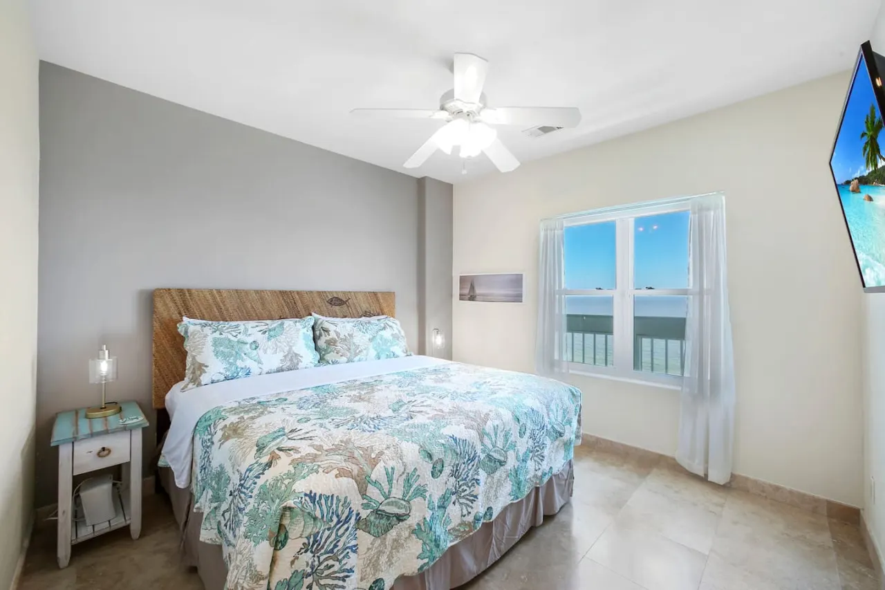 Oceanside Escape Ocean View Pool 3 Bedrooms 11