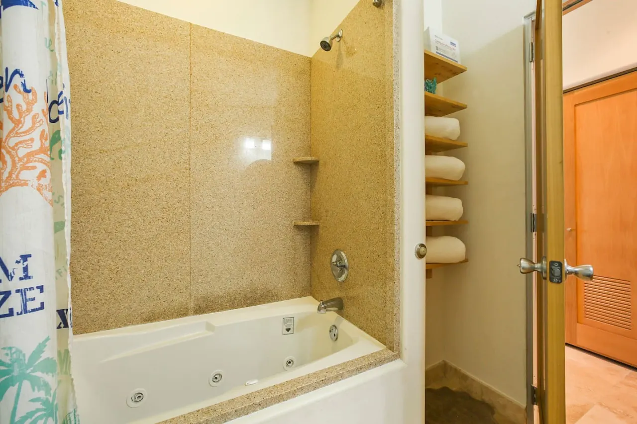 Oceanside Escape Ocean View Pool 3 Bedrooms 16