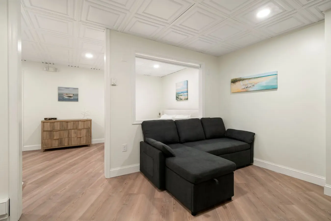 King Jacuzzi Suite | The Beachside Co. #9