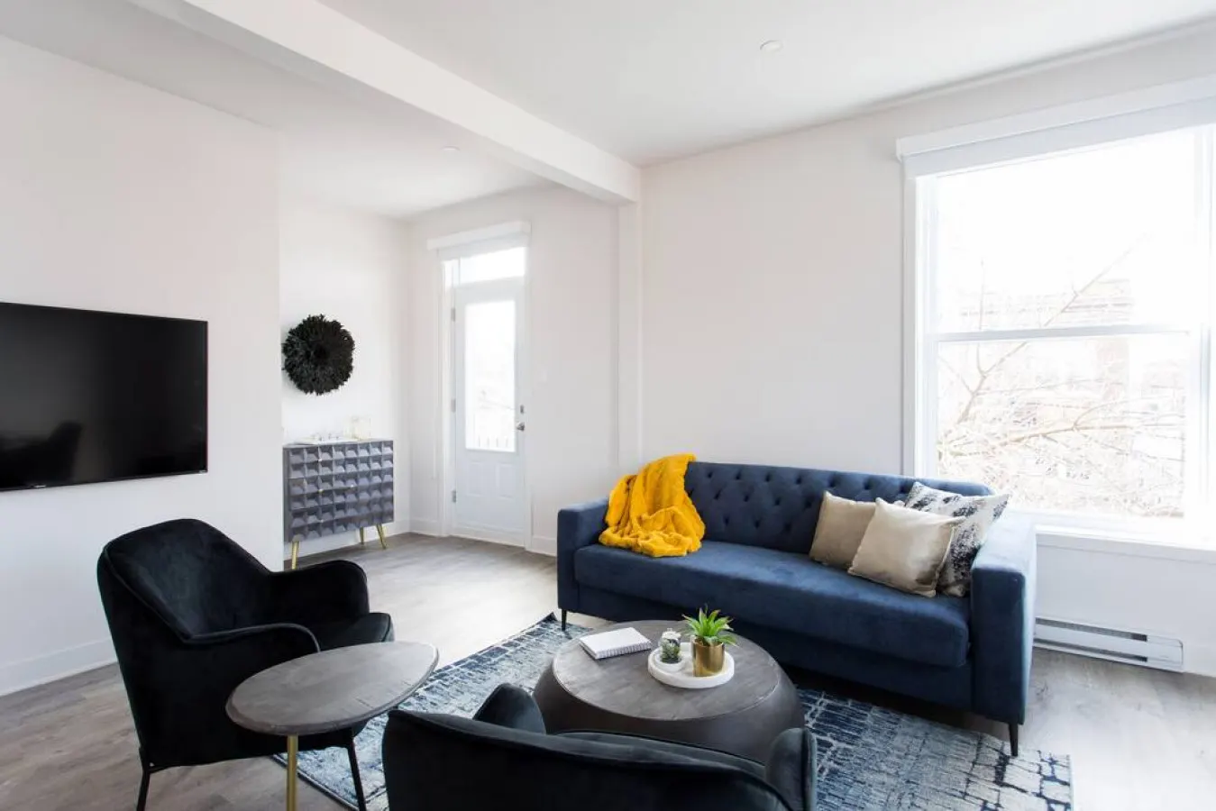 Mile End - Stunning 1 Bedroom in Mile End - Unit 301 2