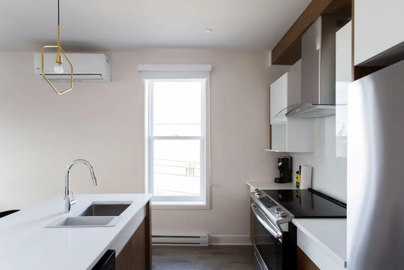 Mile End - Stunning 1 Bedroom in Mile End - Unit 301 12