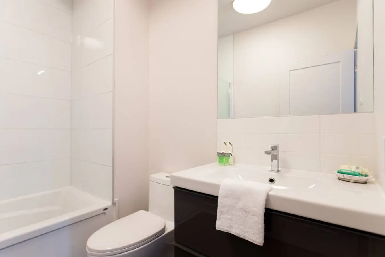 Mile End - Stunning 1 Bedroom in Mile End - Unit 301 18