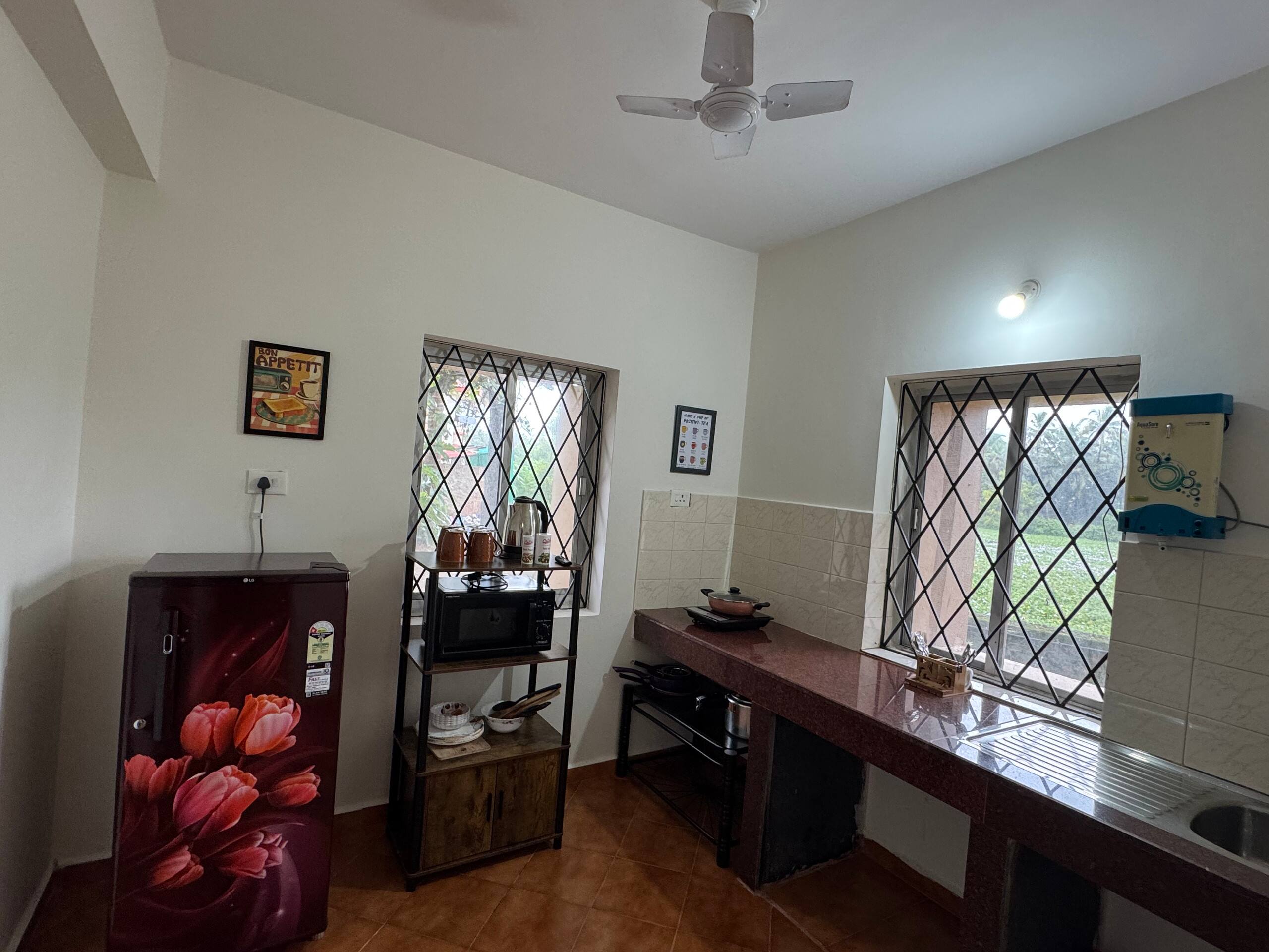 Cozy 1BHK apartment by the beach 11