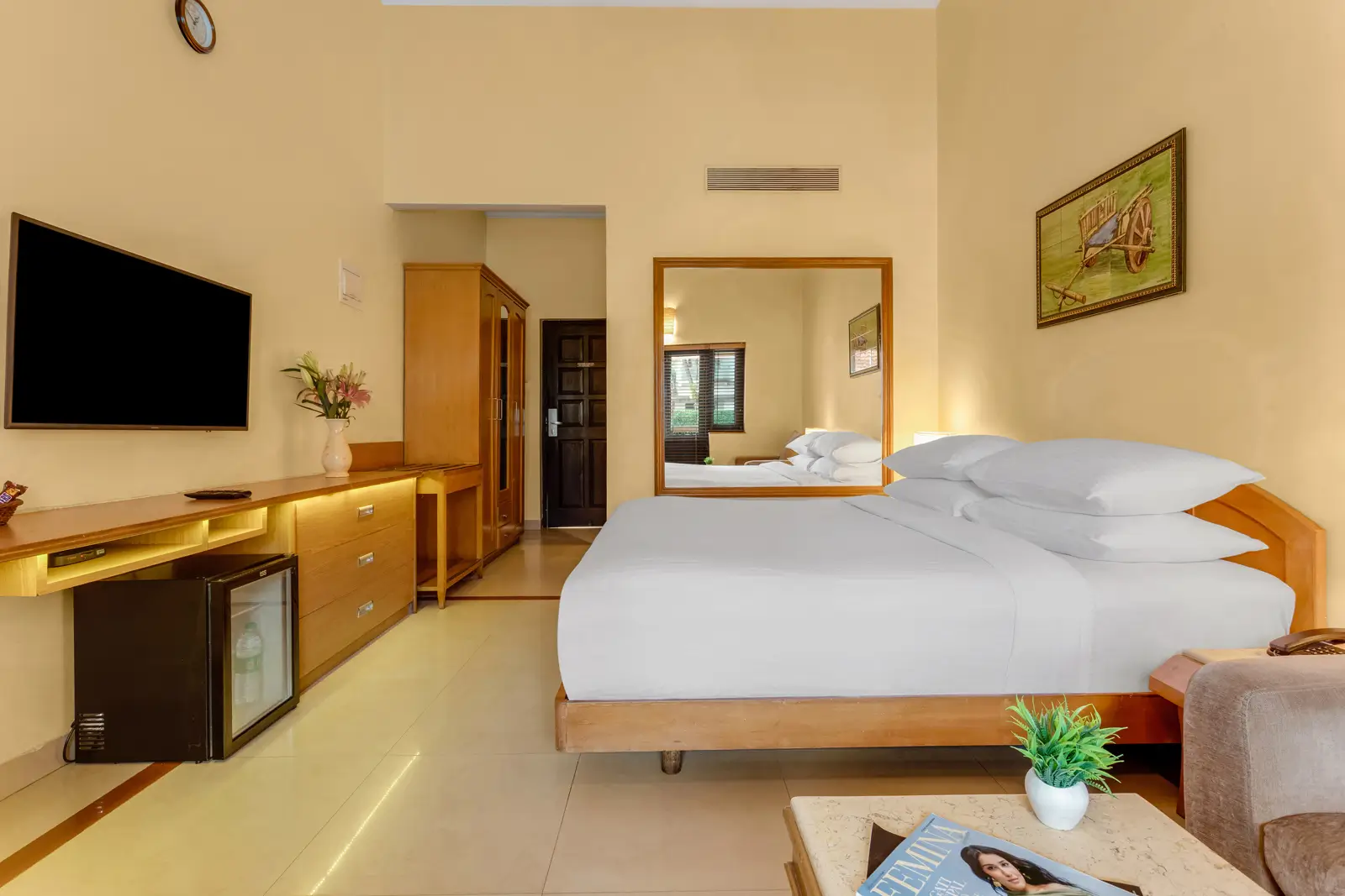 Goa Beach Casa | Calangute Beach |Pool Gym & Wi-Fi 19