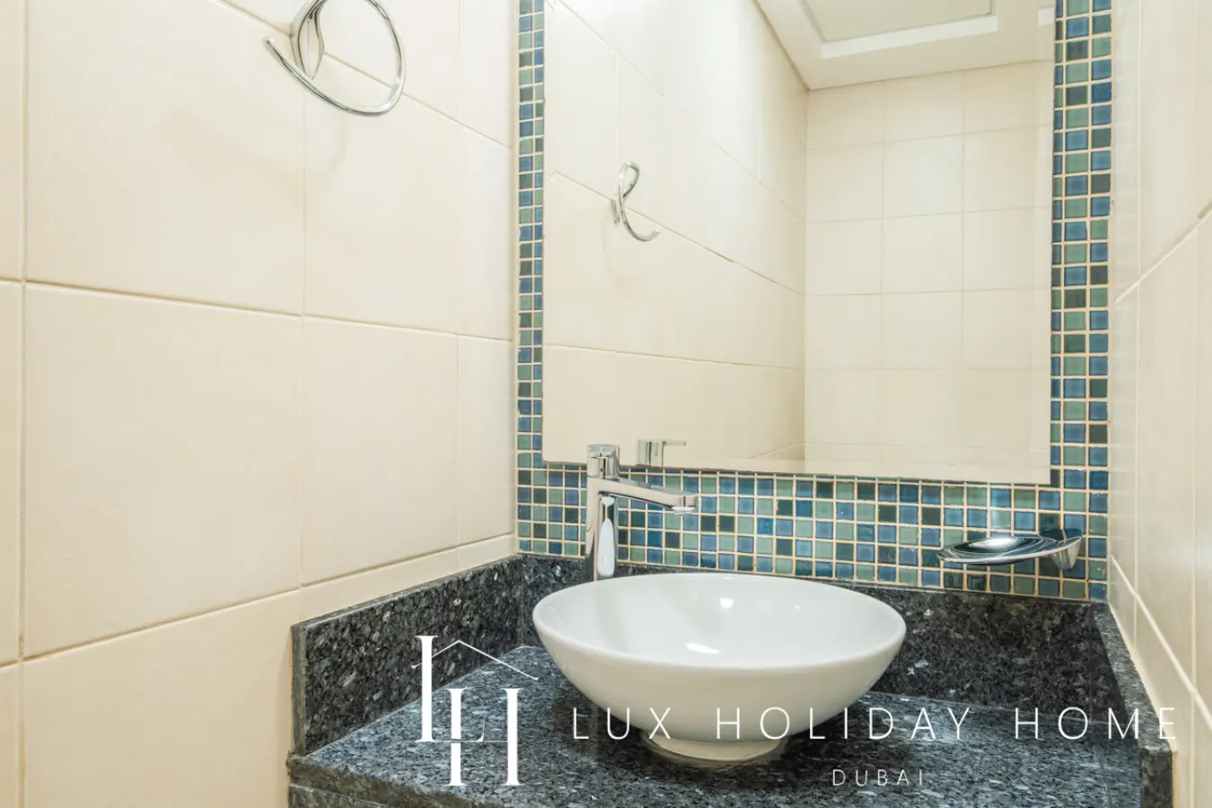 LUX The Palm Island Shoreline Suite 19