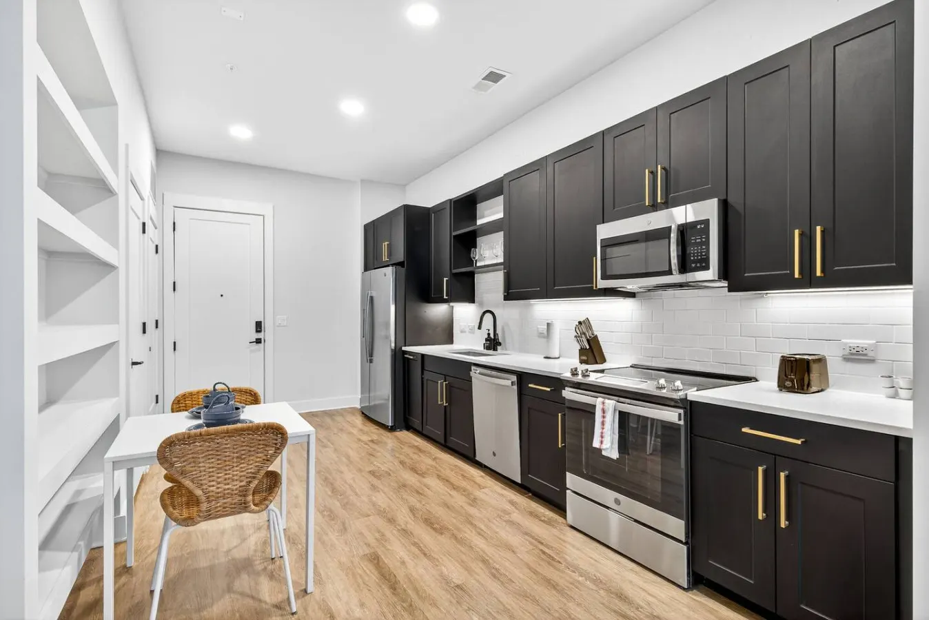Stylish 1BR in Heart of Midtown Tampa 10