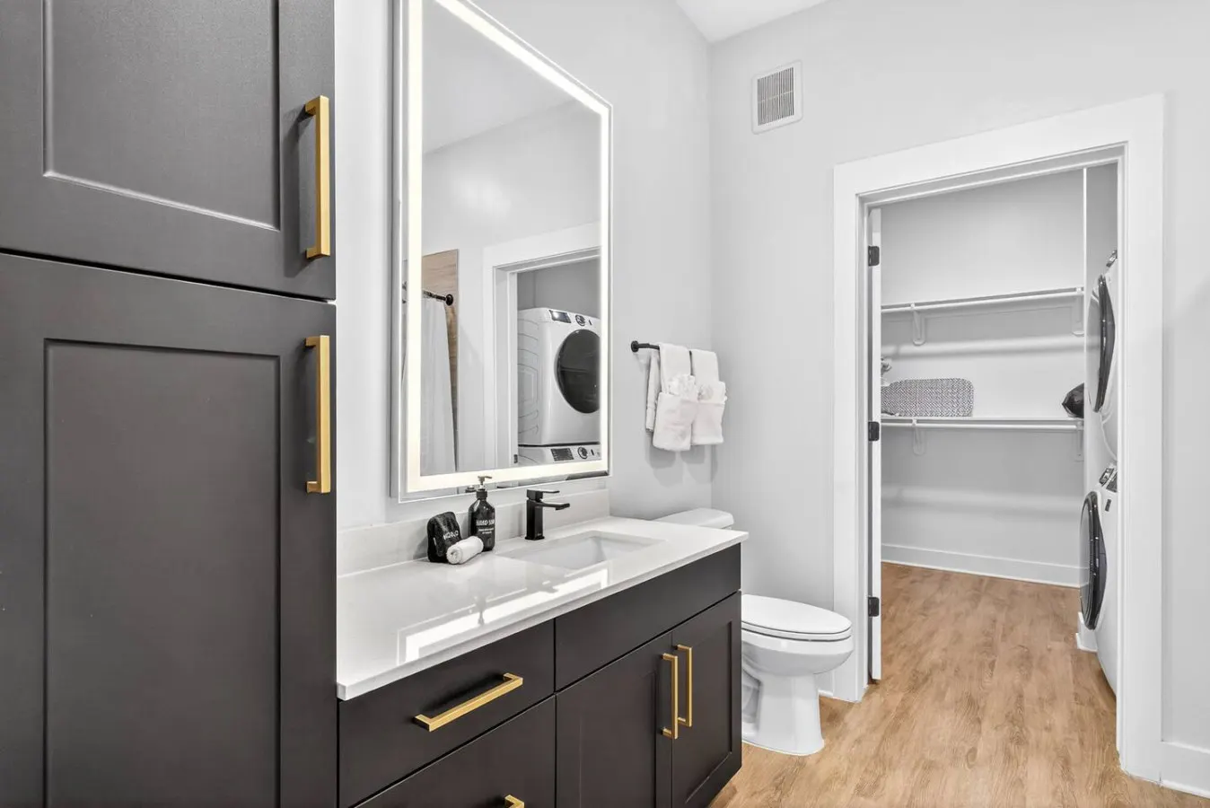 Stylish 1BR in Heart of Midtown Tampa 19