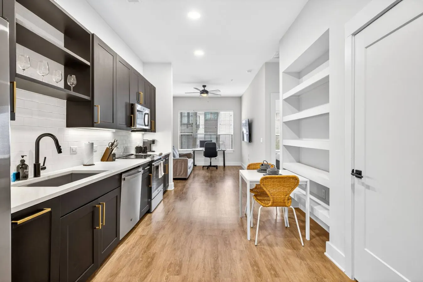 Stylish 1BR in Heart of Midtown Tampa 3