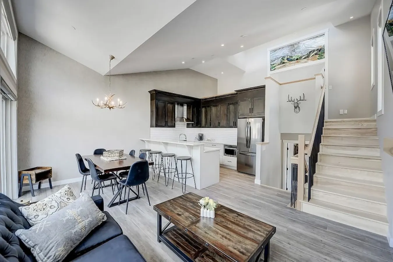 Panoramic Mountain Views, BBQ and Outdoor Patio 3