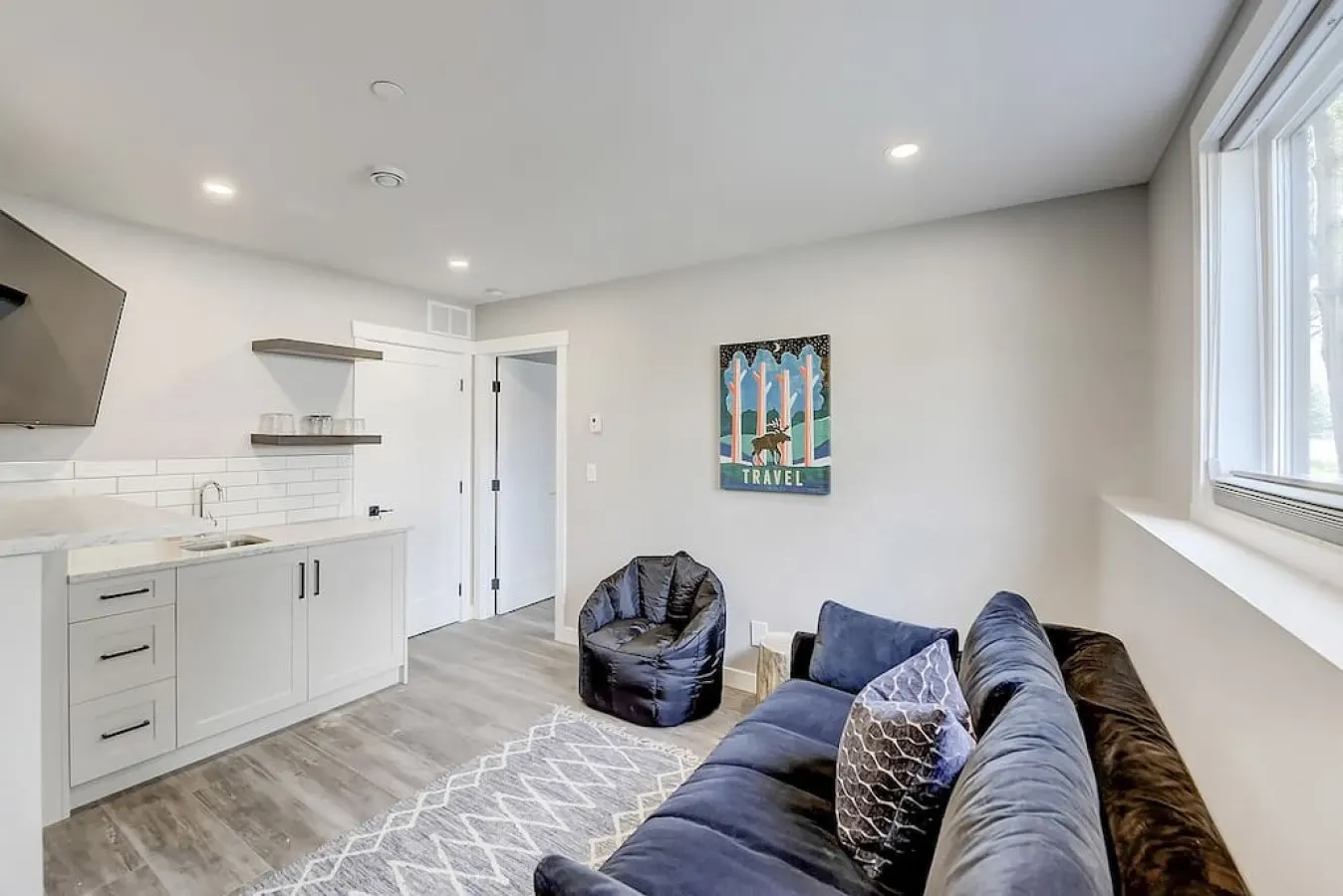 Panoramic Mountain Views, BBQ and Outdoor Patio 4