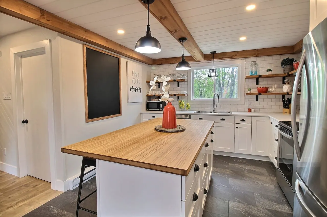 Black Barn Family Beach House 14