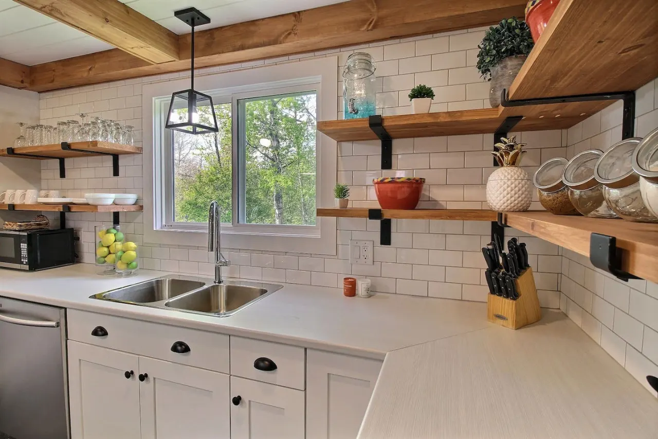 Black Barn Family Beach House 15