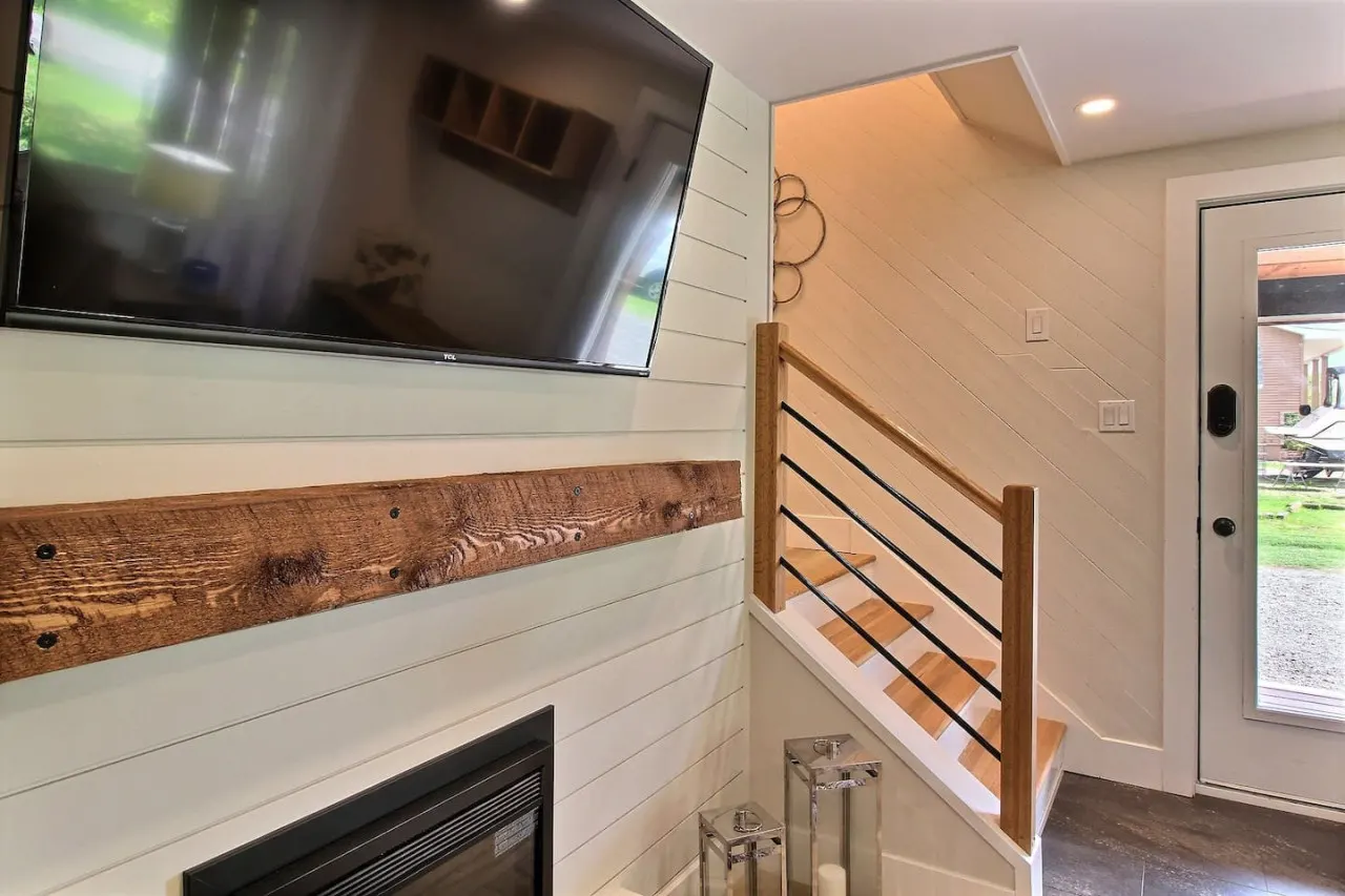 Black Barn Family Beach House 6