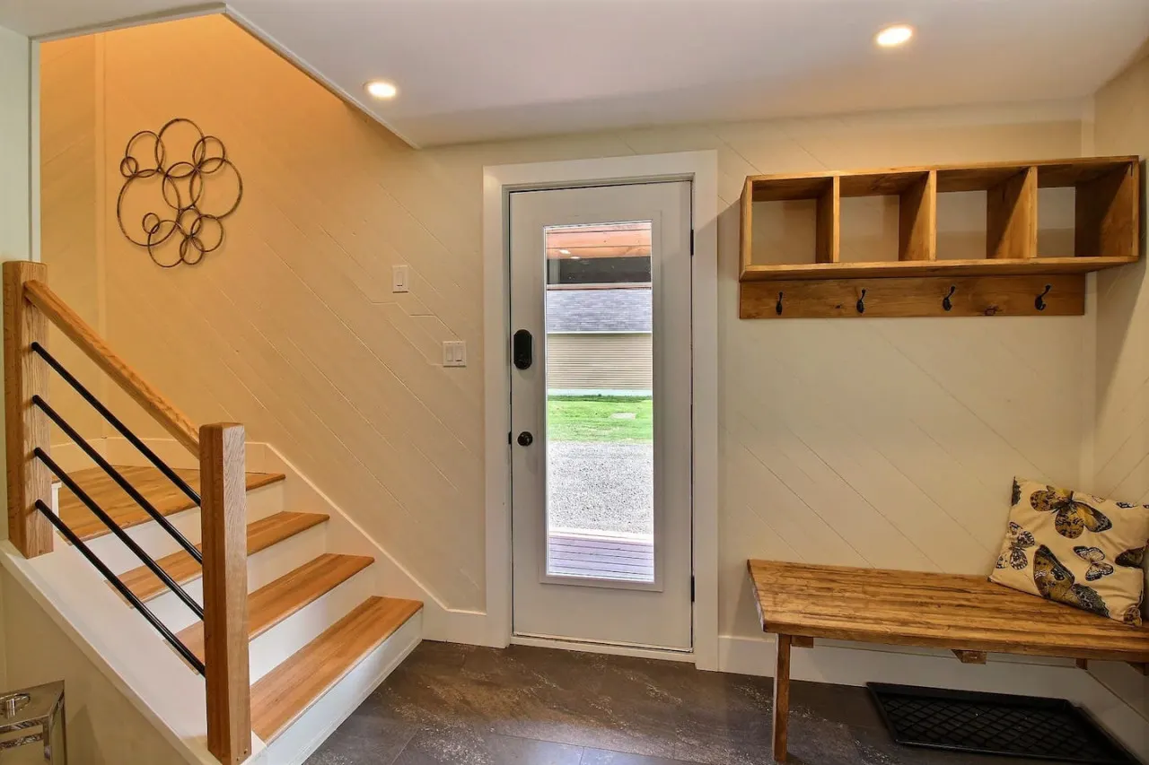 Black Barn Family Beach House 8