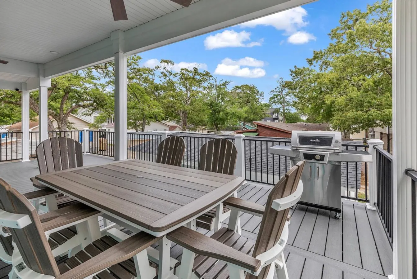 Ocean Lakes New Build Steps to Beach & Balcony 3
