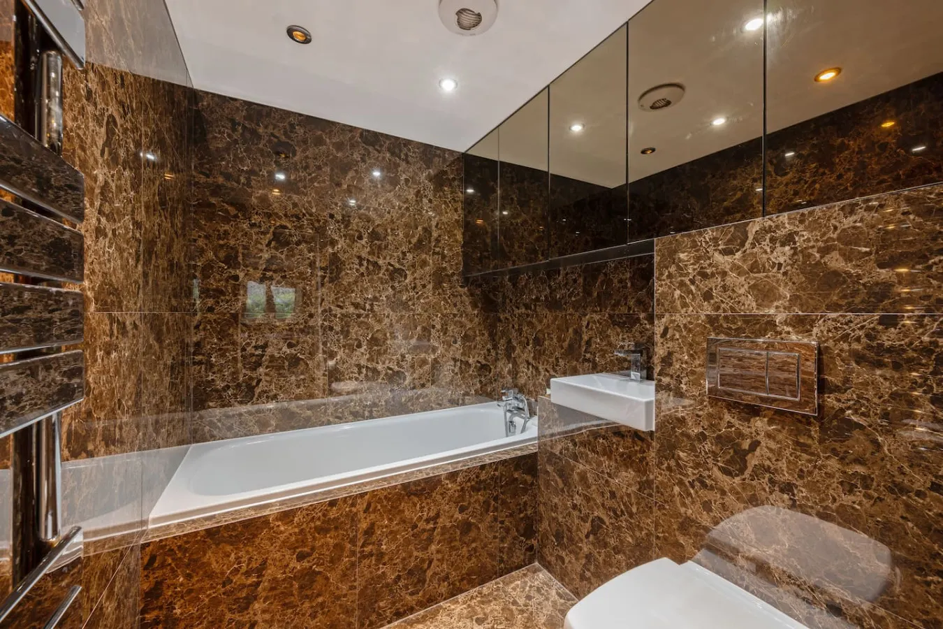 Deluxe Apt 24/7 Security & Private Terrace 13