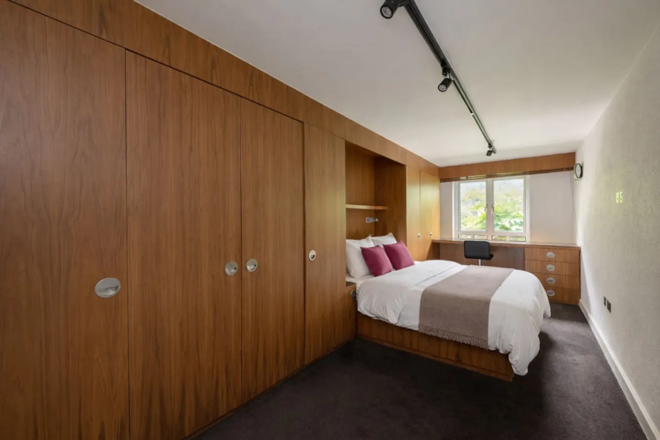 Deluxe Apt 24/7 Security & Private Terrace 15
