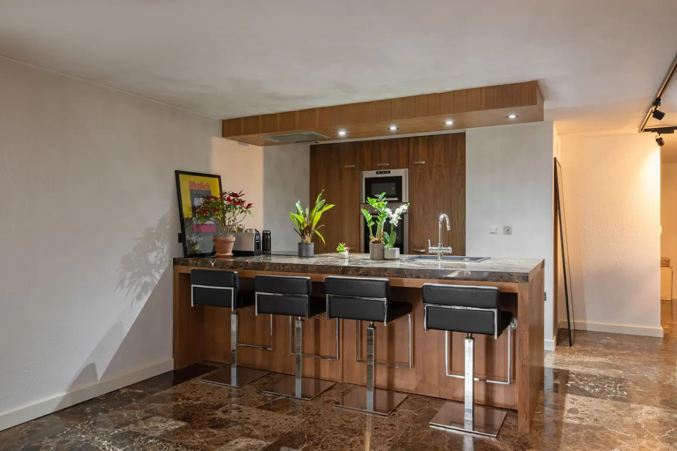 Deluxe Apt 24/7 Security & Private Terrace 6