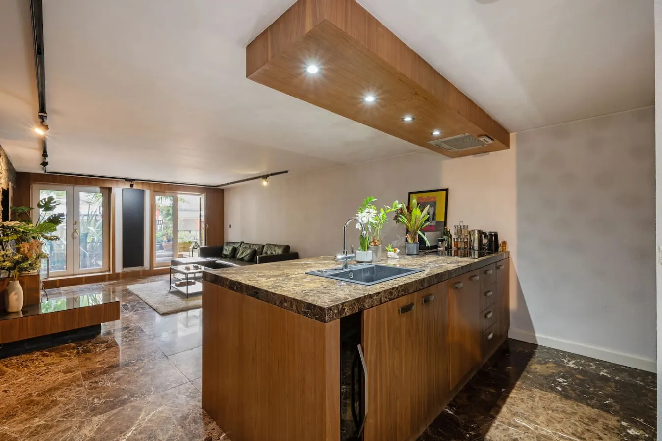 Deluxe Apt 24/7 Security & Private Terrace 8