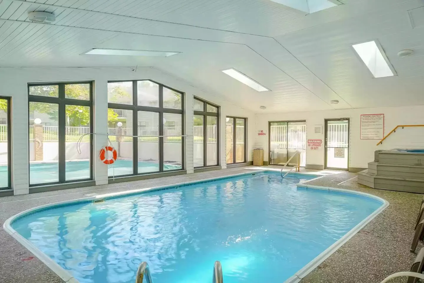 All New, Hot tub, 2 Pools, Sauna, 3 Min to Strip! 15