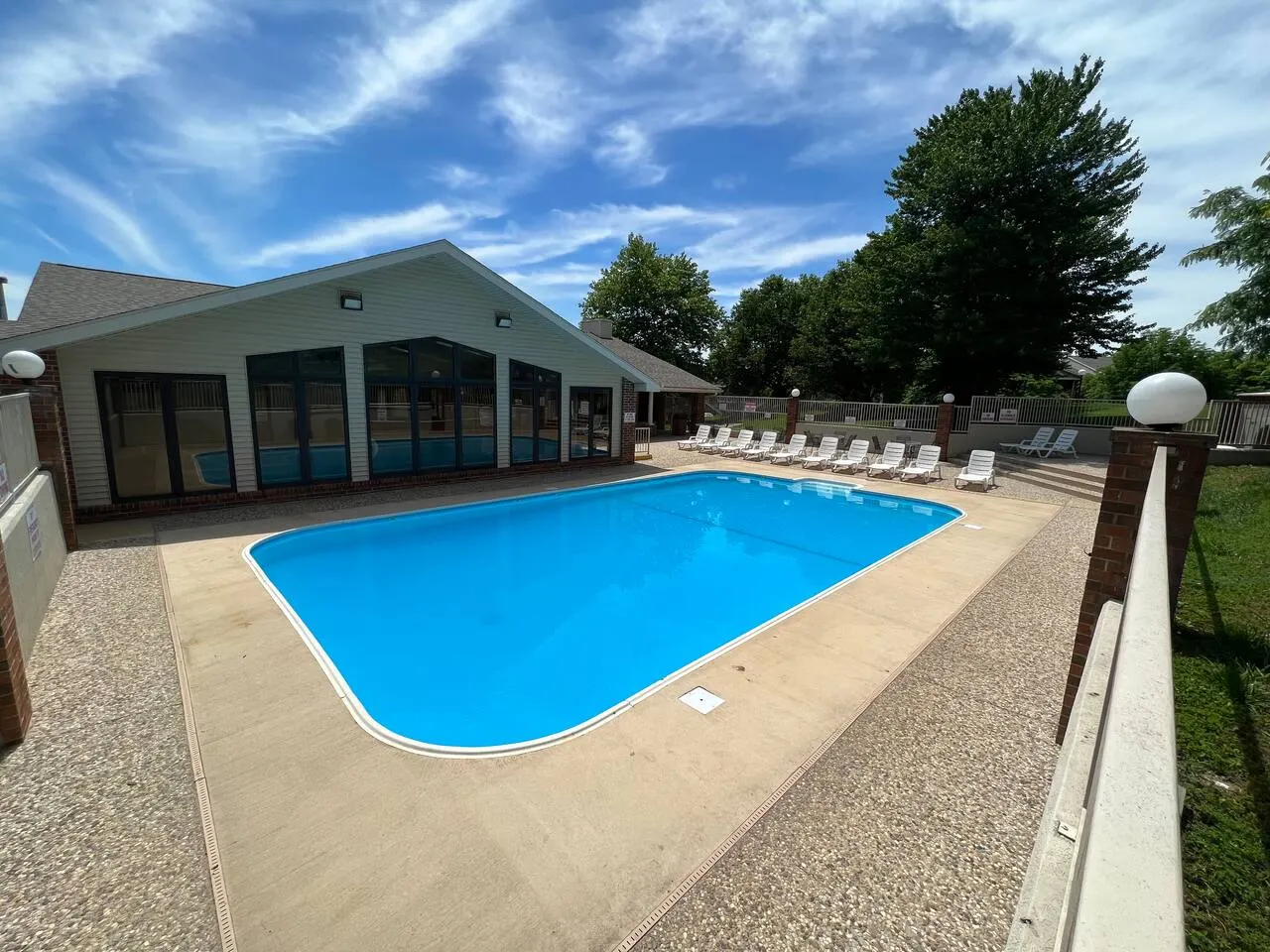 All New, Hot tub, 2 Pools, Sauna, 3 Min to Strip! 16