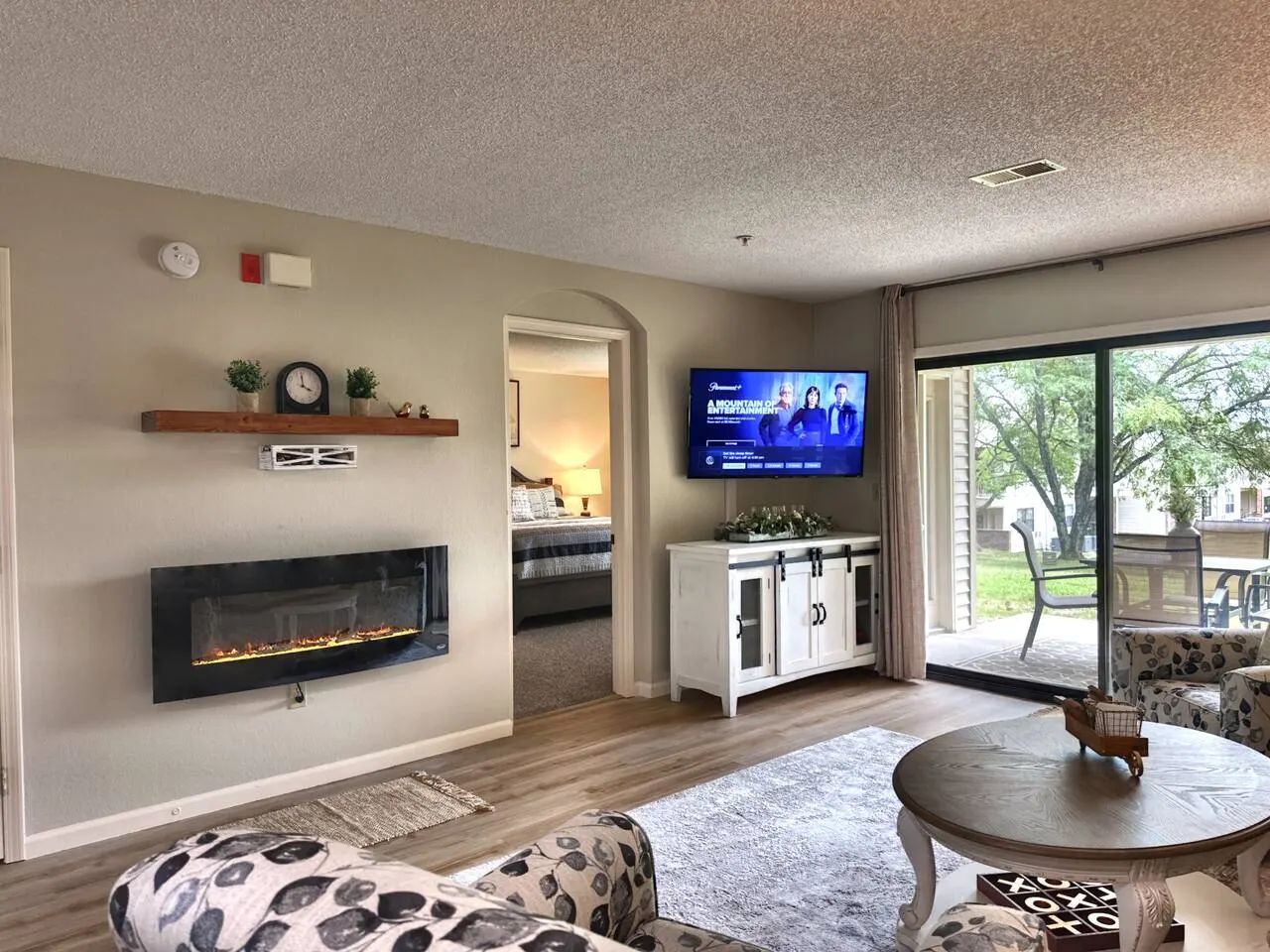 All New, Hot tub, 2 Pools, Sauna, 3 Min to Strip! 5