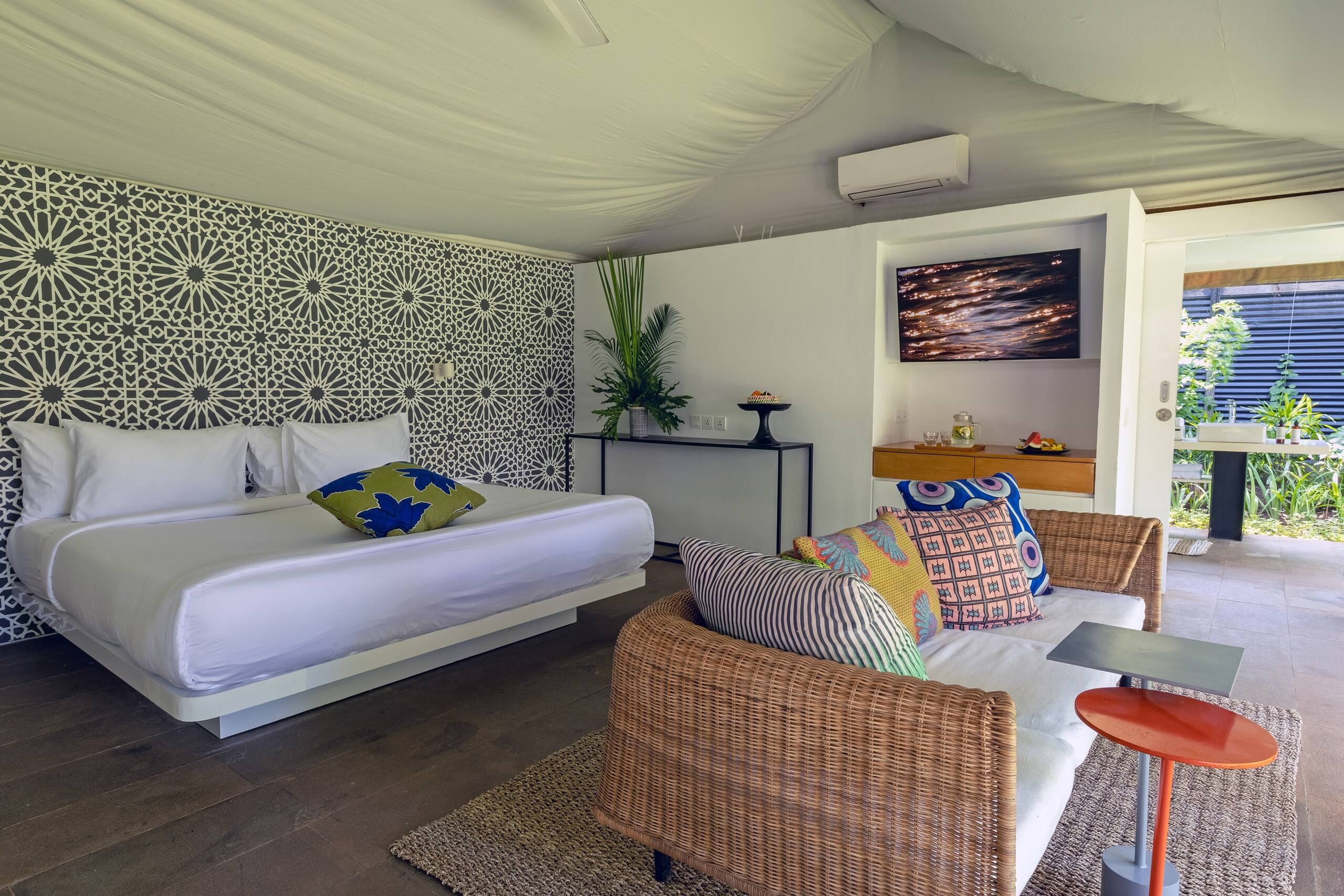 Luxury Family Pool Tented — photo 2