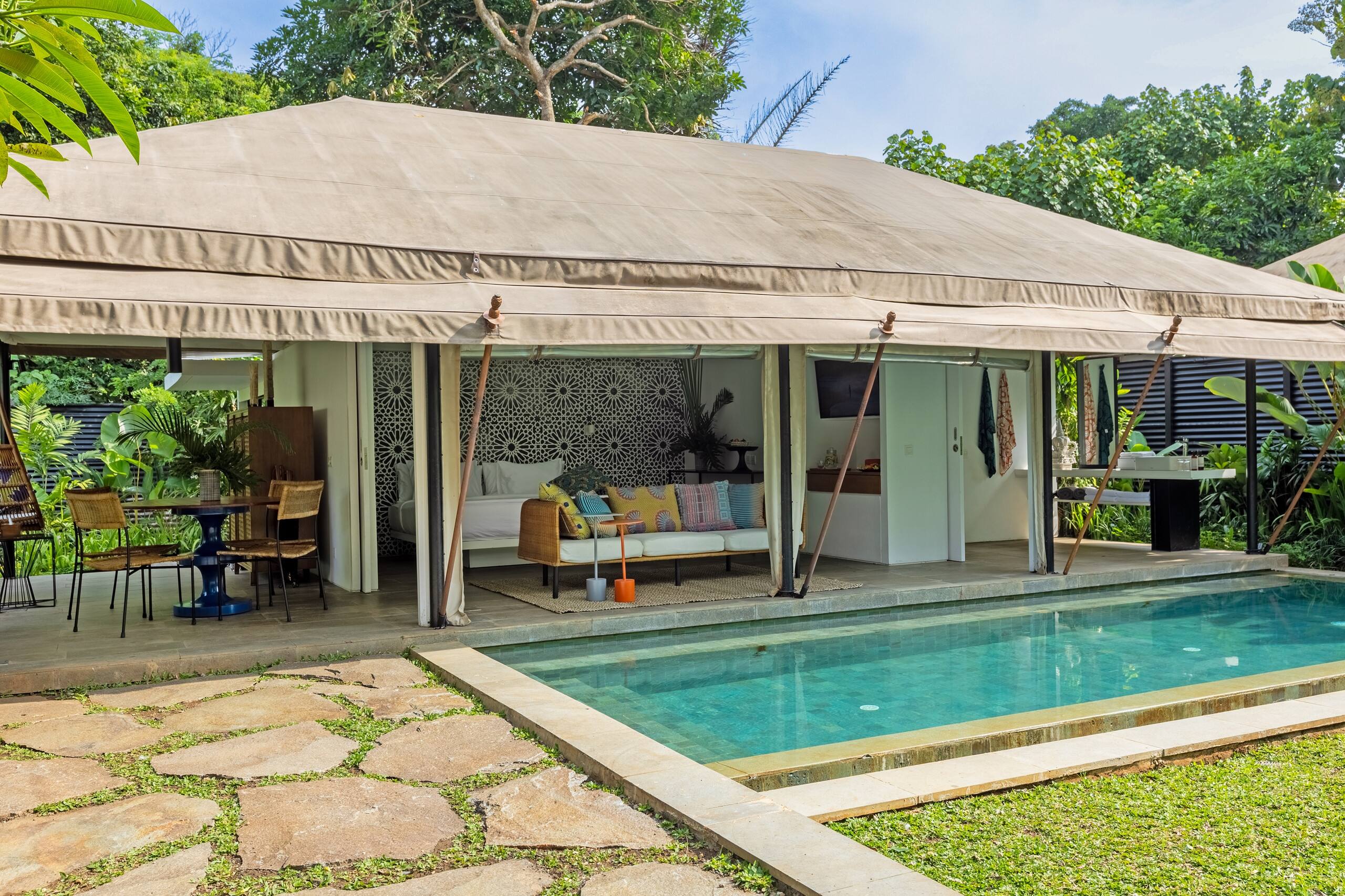 Luxury Family Pool Tented 6