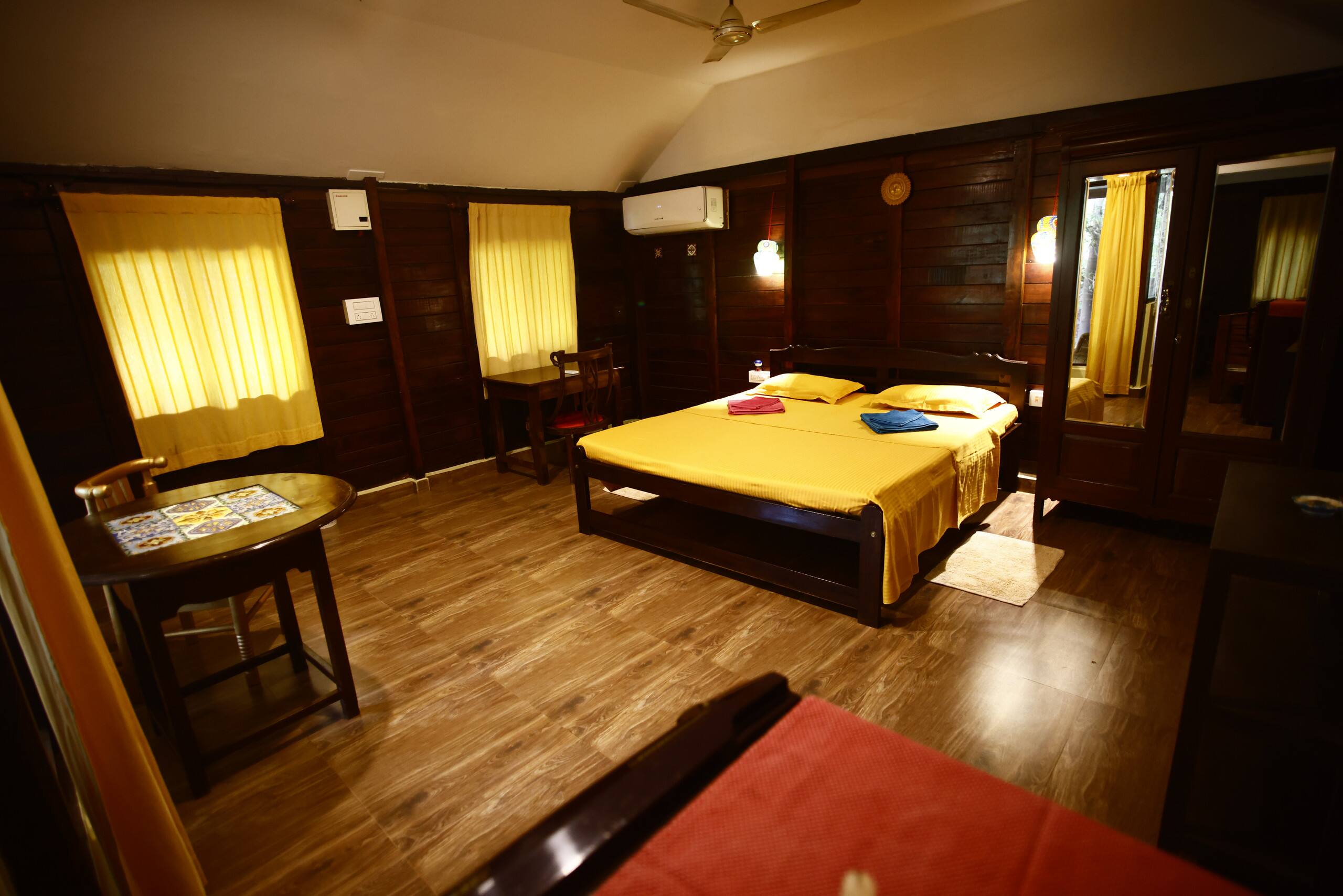 Spacious Wooden Cottage 50 meter from sea 13