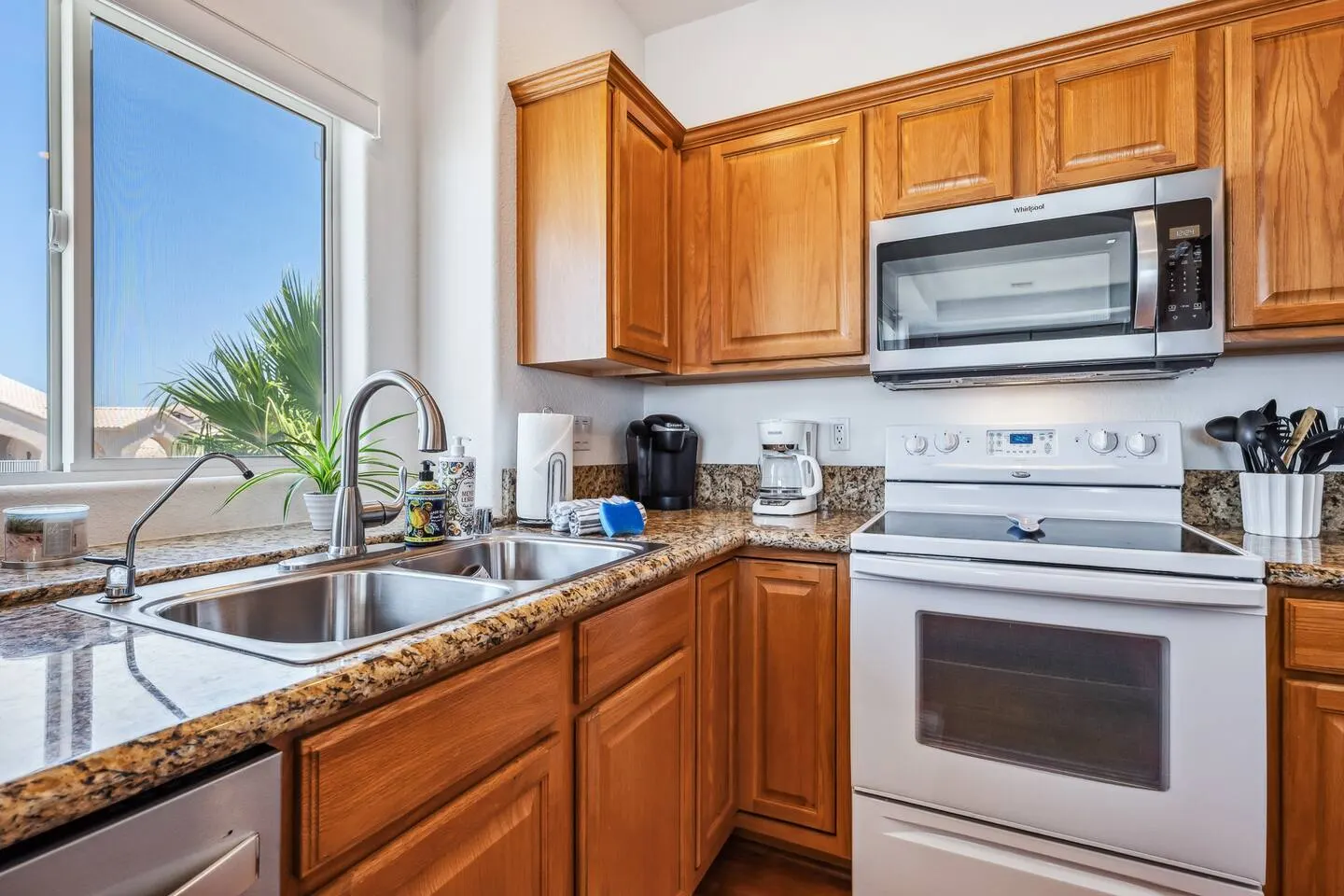 Minutes to Casinos 3 bd Condo Pool Sleeps 8 17