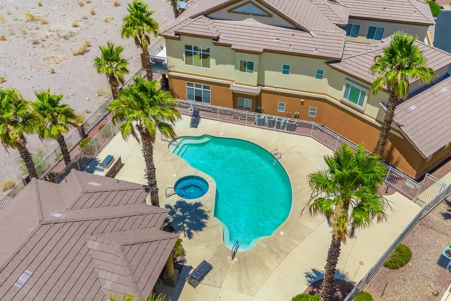 Minutes to Casinos 3 bd Condo Pool Sleeps 8 5