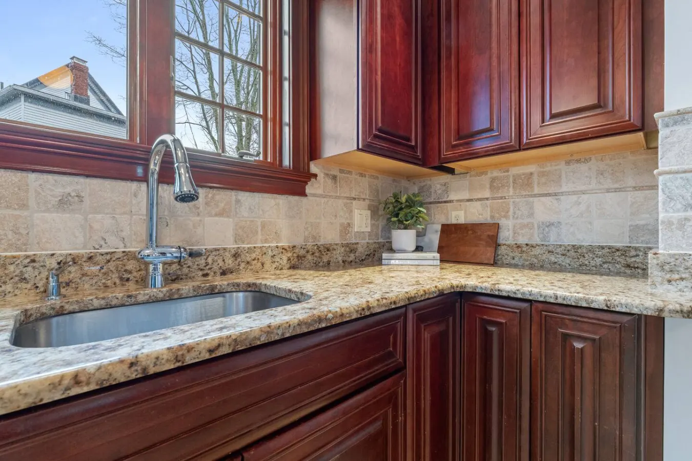 Riverfront Escape Near Boston & Transit w/ Parking 18