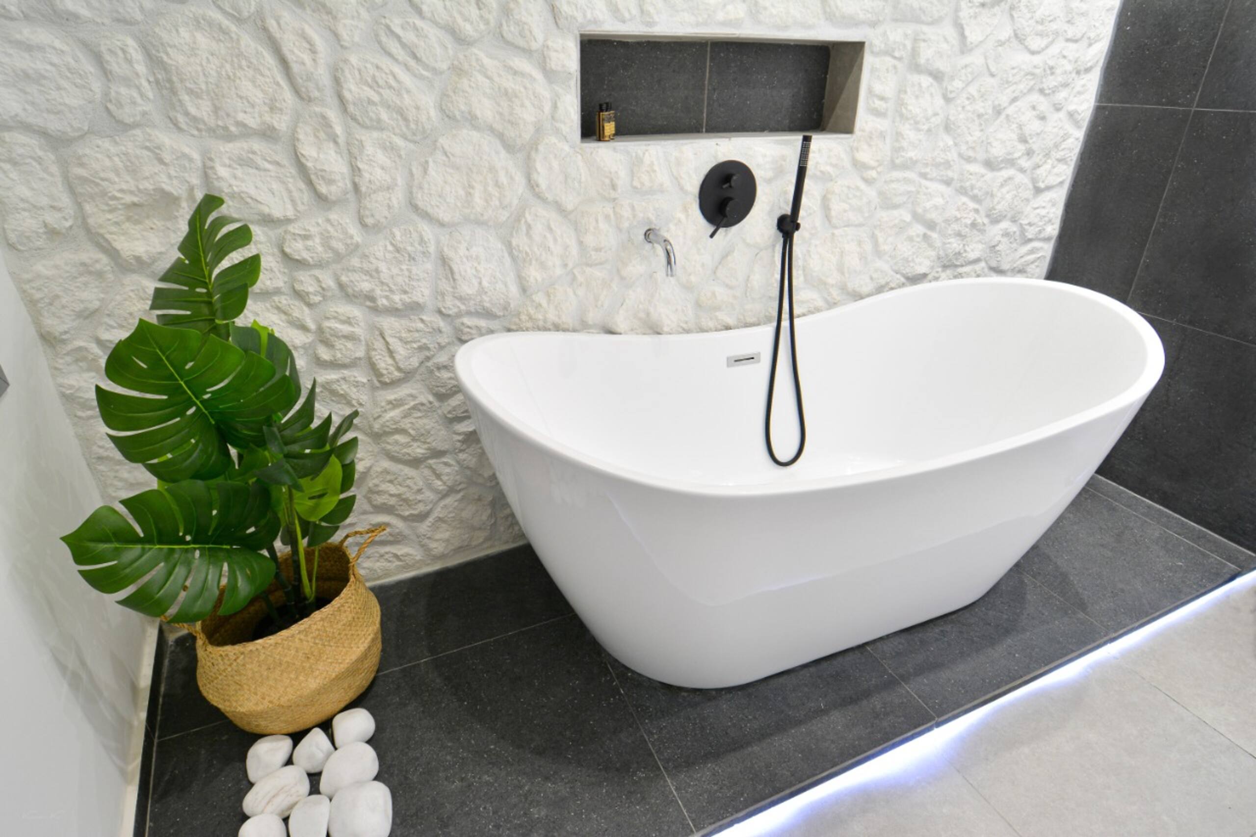 Oikia Suites White stone 10