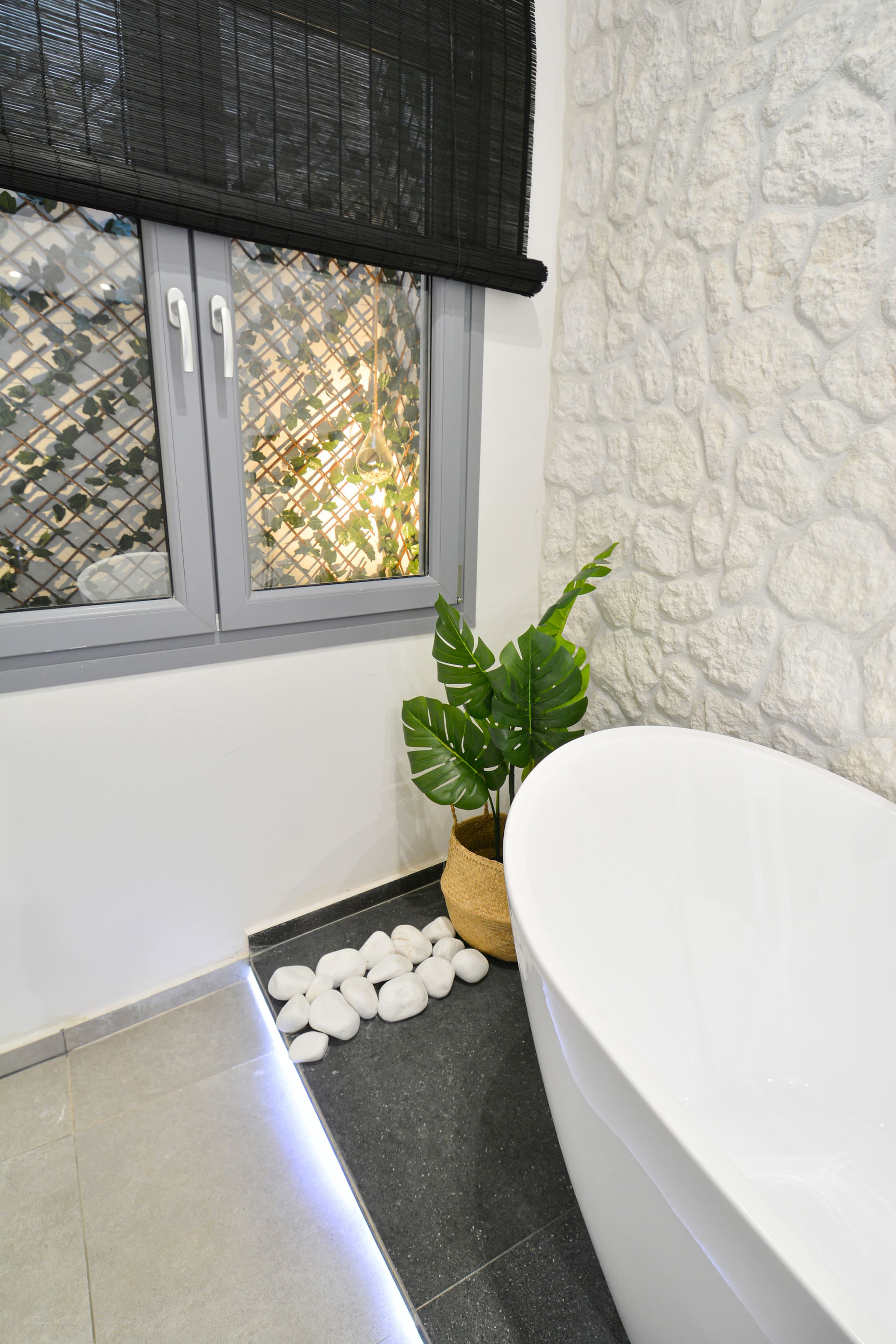 Oikia Suites White stone 12
