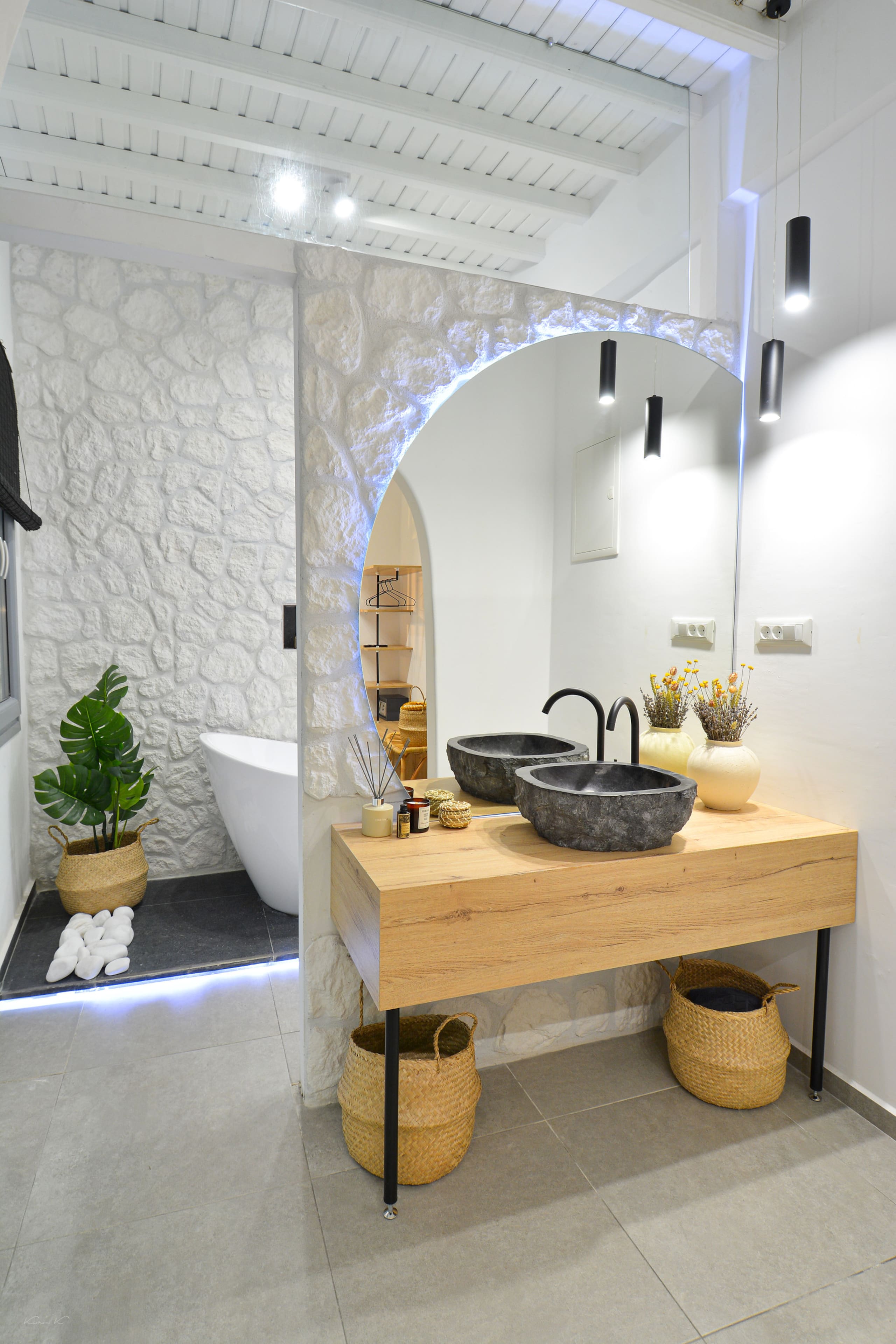 Oikia Suites White stone 7