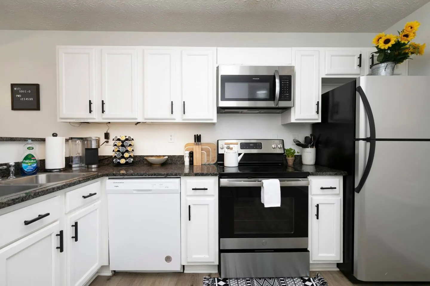 Bright Townhome with THREE KING-SIZE beds 11