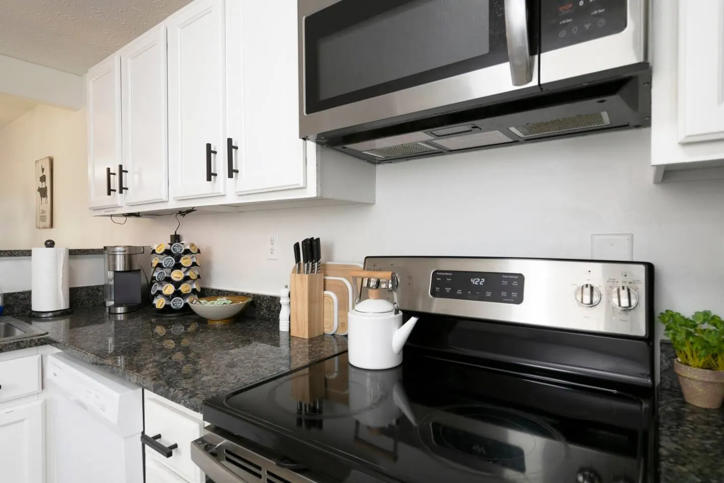 Bright Townhome with THREE KING-SIZE beds 12