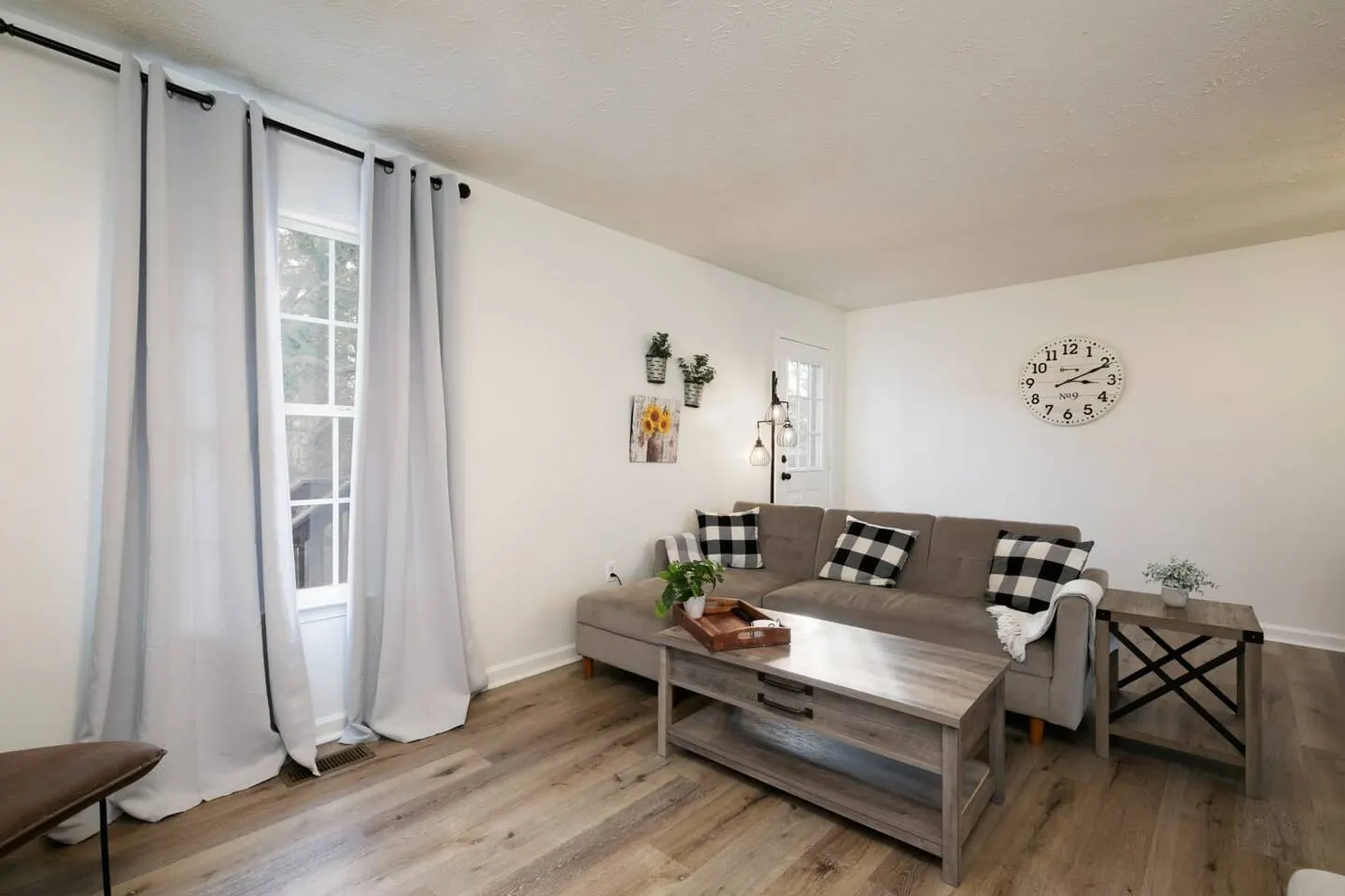 Bright Townhome with THREE KING-SIZE beds 8