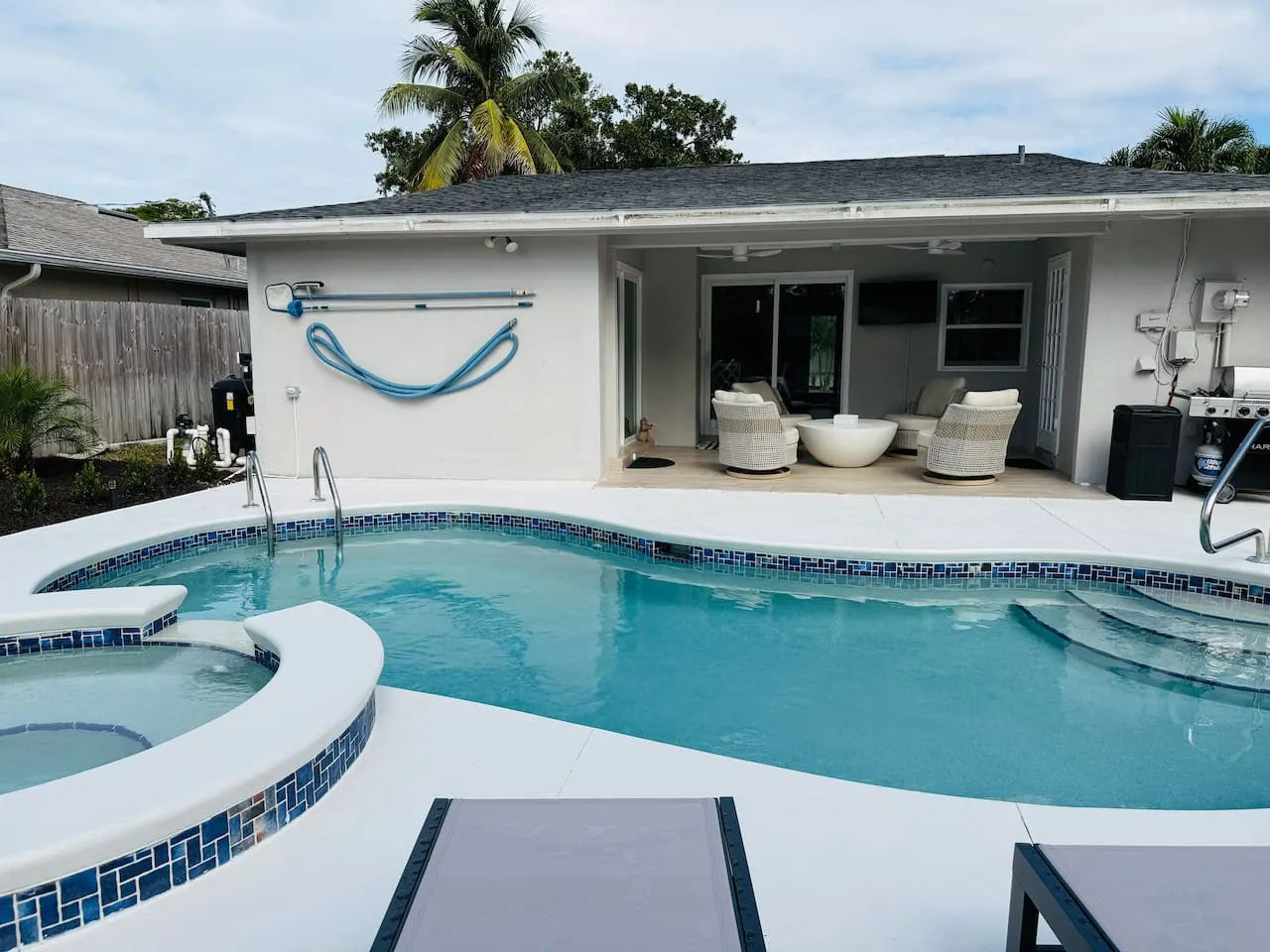 Naples Beach Bungalow 6
