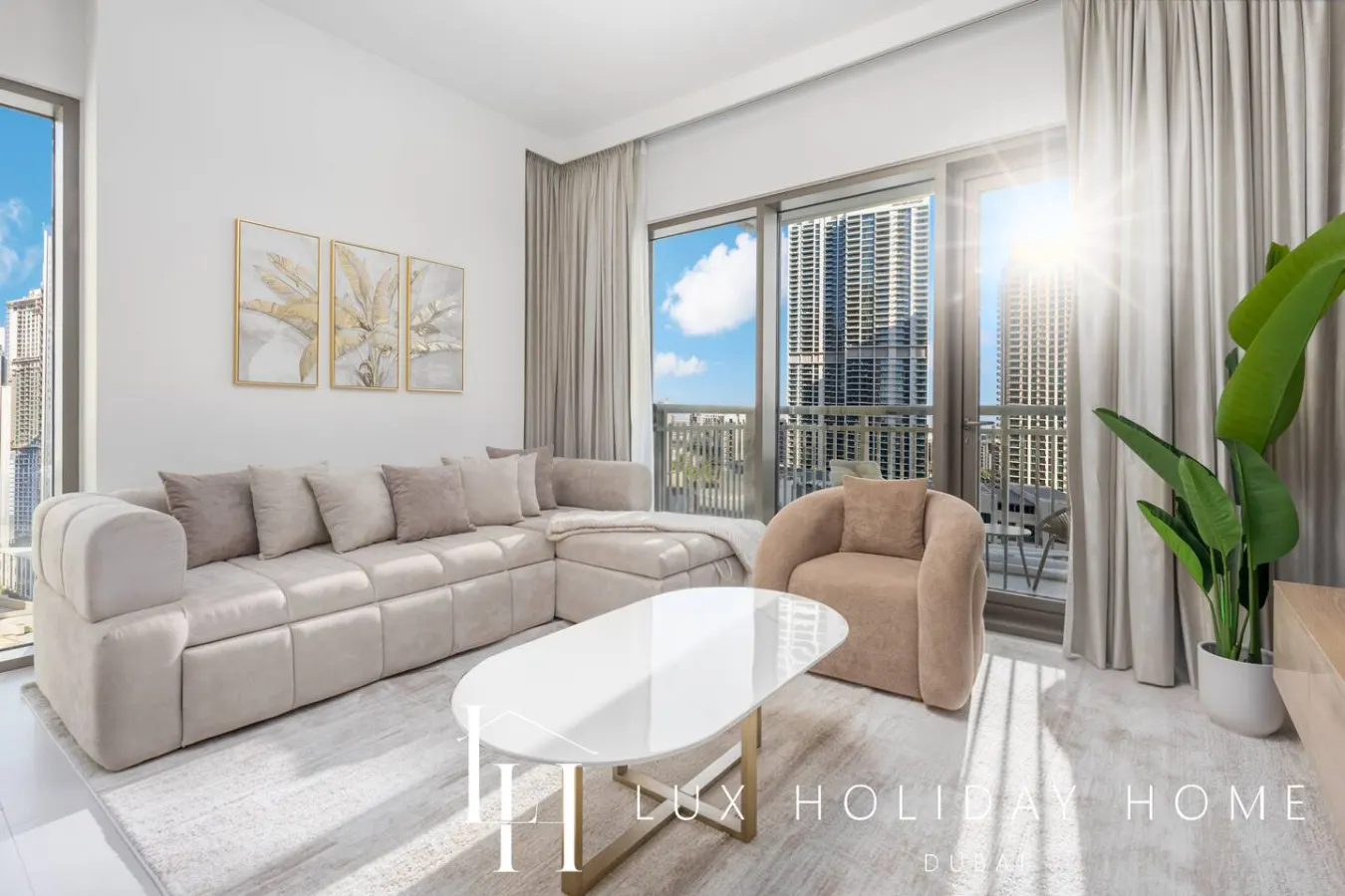 LUX The Creekside Skyline View Suite 2