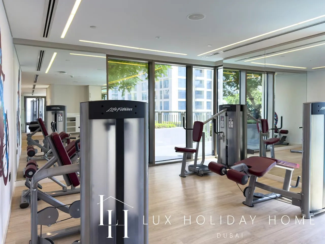 LUX The Creekside Skyline View Suite 14