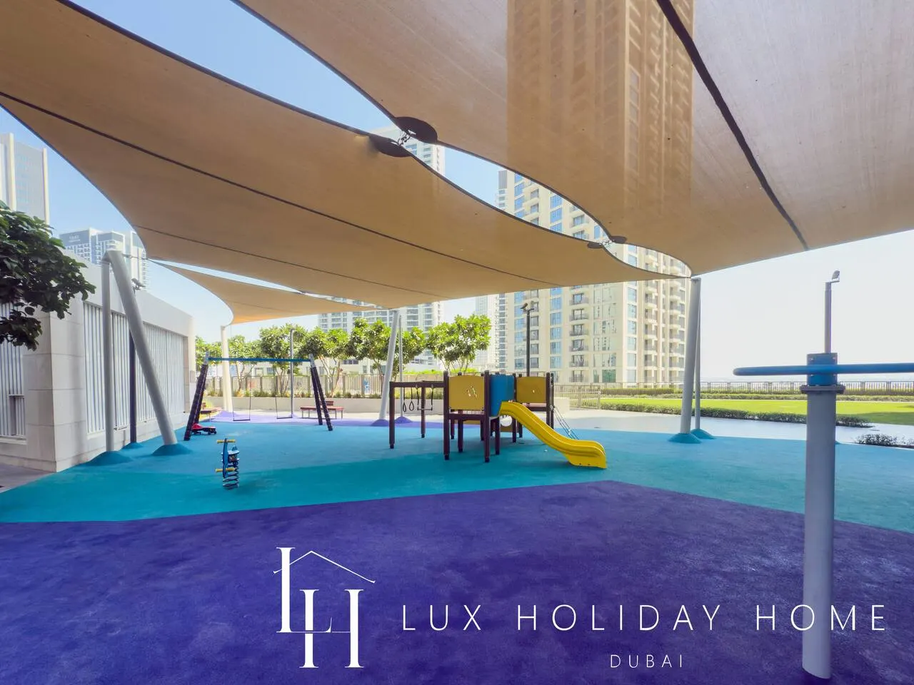 LUX The Creekside Skyline View Suite 15