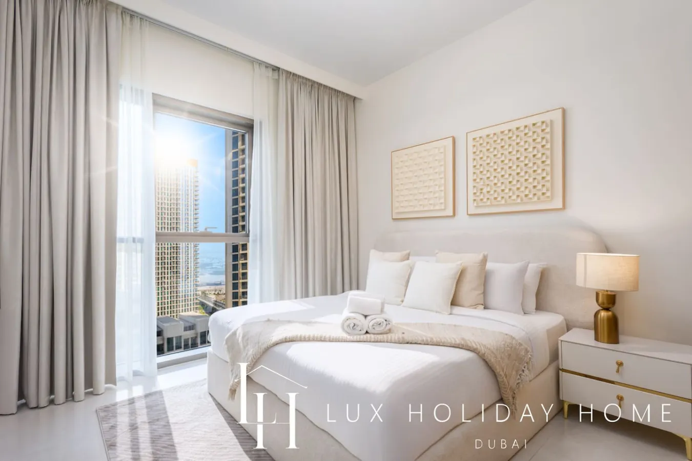 LUX The Creekside Skyline View Suite 5