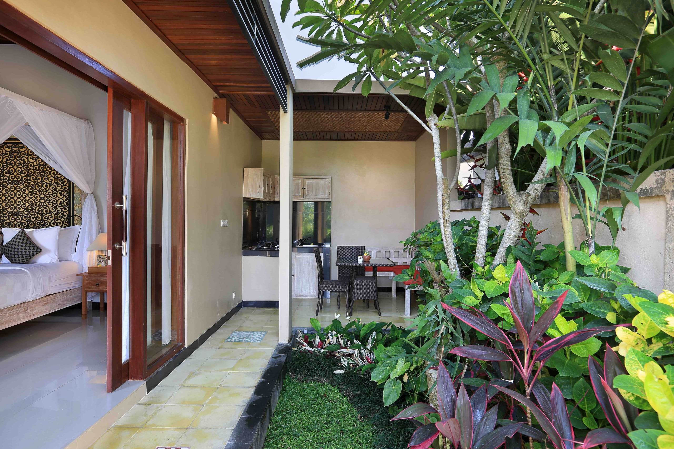 Suite one bedroom with pool view and rice fields 27