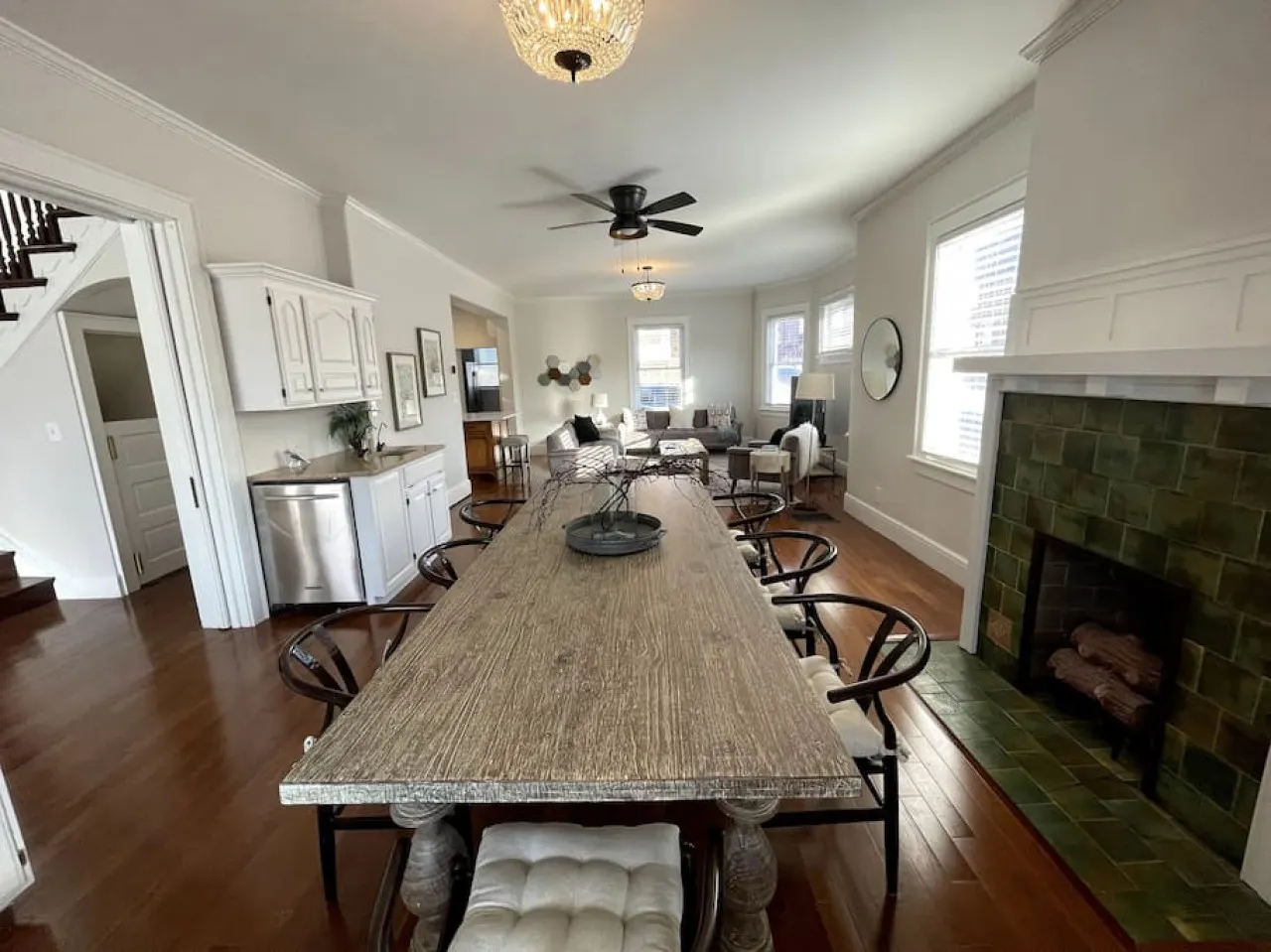 Deluxe 6-Bedroom 3-Min to Downtown! 2-car Driveway 16