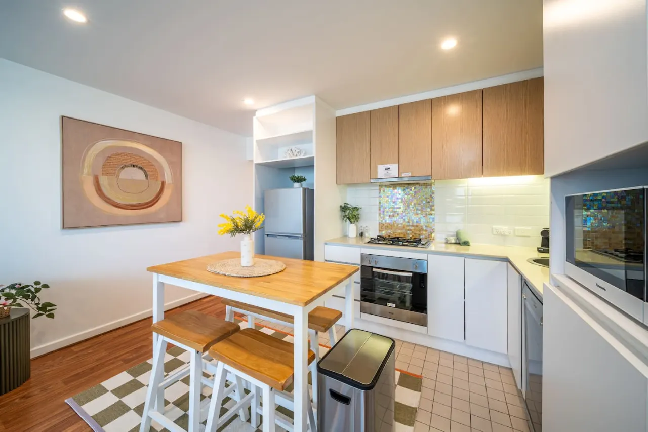 Wattle on Morphett —Central CBD Convenience 14